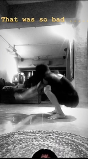 Shruti Haasan feet photo thumbnail