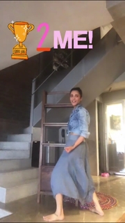 Shruti Haasan feet photo thumbnail