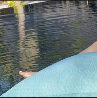 Hansika Motwani feet photo thumbnail
