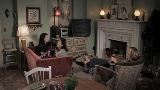 Kim Raver feet photo thumbnail