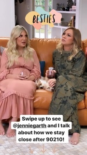 Jennie Garth feet photo thumbnail