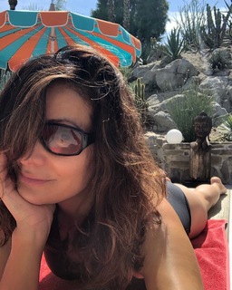 Constance Marie feet photo thumbnail