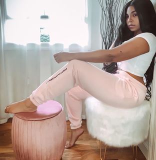 Ashanti feet photo thumbnail