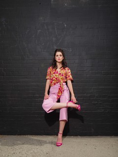 Laura Marano feet photo thumbnail