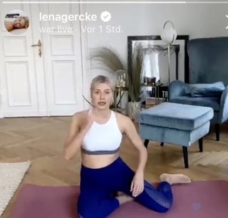 Lena Gercke feet photo thumbnail