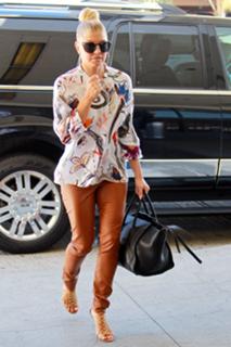 Fergie feet photo thumbnail