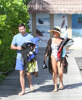 Kerry Katona feet photo thumbnail