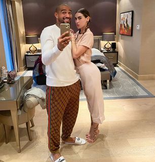 Melissa Satta feet photo thumbnail