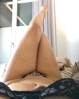 Micaela Schäfer feet photo thumbnail