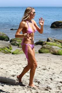LeAnn Rimes feet photo thumbnail