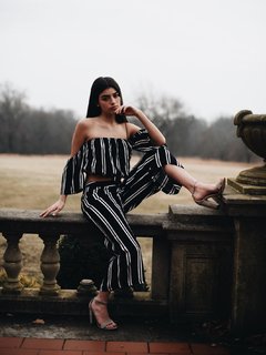 Dixie D'Amelio feet photo 1