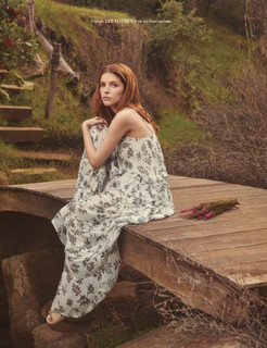 Anna Kendrick feet photo thumbnail