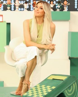 Renata Fan feet photo thumbnail