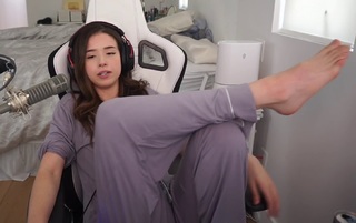 Imane Pokimane Anys feet photo thumbnail
