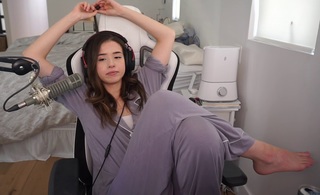Imane Pokimane Anys feet photo thumbnail
