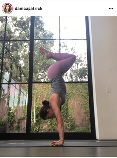 Danica Patrick feet photo thumbnail