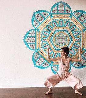Adriene Mishler feet photo thumbnail