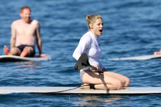 Julie Bowen feet photo thumbnail