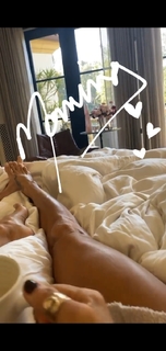 Brooke Burke feet photo thumbnail