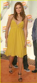 Mandy Moore feet photo thumbnail