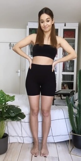 Léna Mahfouf feet photo 4