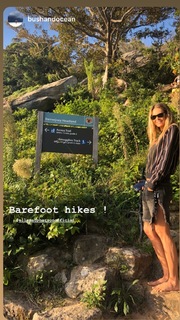 Elle Macpherson feet photo thumbnail