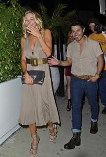 LeAnn Rimes feet photo thumbnail