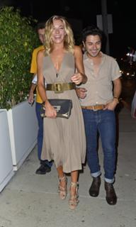 LeAnn Rimes feet photo thumbnail