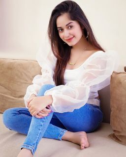 Jannat Zubair Rahmani feet photo thumbnail