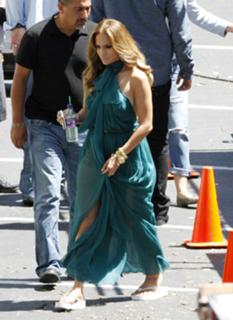 Jennifer Lopez feet photo thumbnail