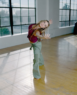Carmen Electra feet photo thumbnail