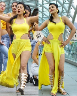 Shruti Haasan feet photo thumbnail