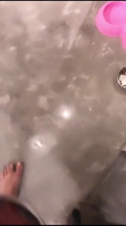 Shruti Haasan feet photo thumbnail
