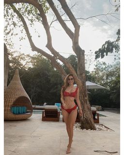 Cynthia Rodríguez feet photo thumbnail
