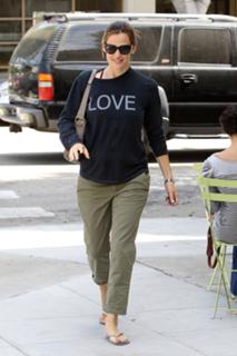 Jennifer Garner feet photo thumbnail