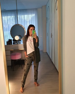 Paula Echevarría feet photo thumbnail