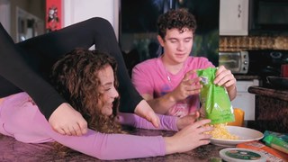 Sofie Dossi feet photo thumbnail