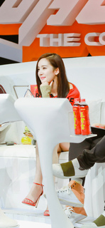 Mi Yang feet photo thumbnail