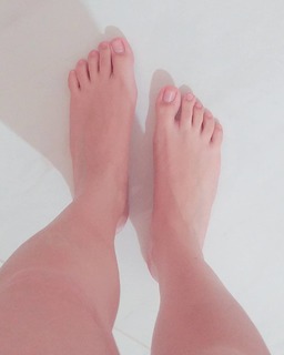 Isa Pes feet photo thumbnail