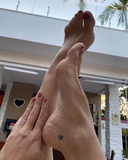 Franciely Freduzeski feet photo thumbnail