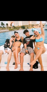 Dixie D'Amelio feet photo 2