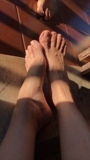 Alaine Crissiê feet photo thumbnail