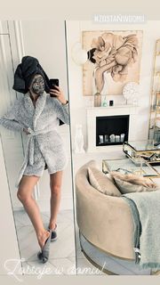 Klaudia Halejcio feet photo thumbnail
