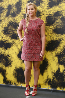 Amy Schumer feet photo thumbnail