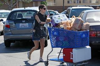Rachel Bilson feet photo thumbnail