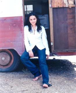 Norah Jones feet photo 4