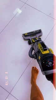 Carolina Dieckmann feet photo thumbnail