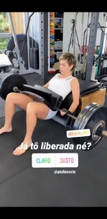 Flávia Alessandra feet photo thumbnail