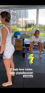 Flávia Alessandra feet photo thumbnail