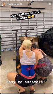 Amanda Saccomanno feet photo thumbnail